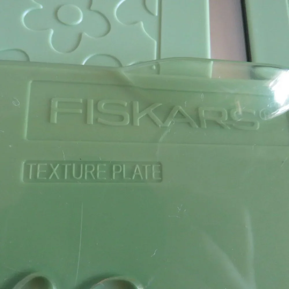 TEXTURE PLATES 4 SEASONS Fiskars Embossing, Tracing, Magnetic attachment